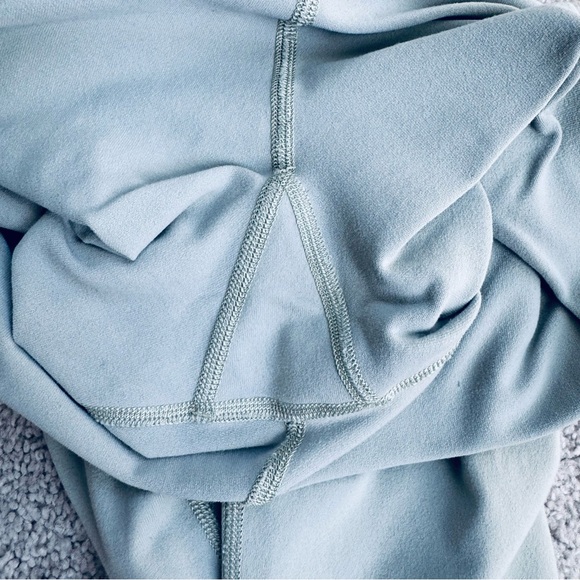 Aritzia TnAction High Waisted Leggings Light Green Size XS Good - Picture 8 of 9